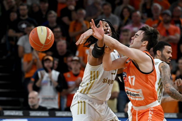 的技战术偏 的技战术偏