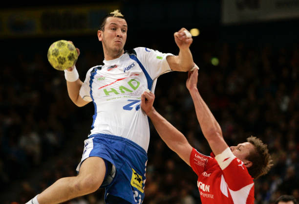 中表现出色 中表现出色