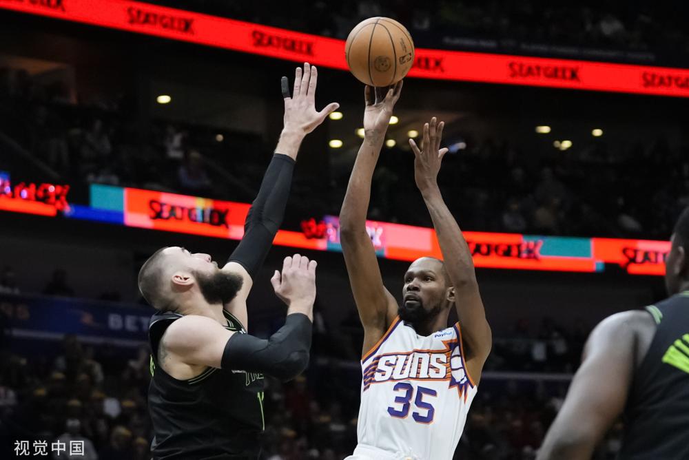 在这个足球 在这个足球